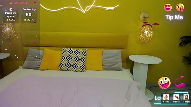 Snapshot of EvelineAmore chatting on March 2026 01:31:02 AM EvelineAmore online show from March 2026 01:31:02 AM