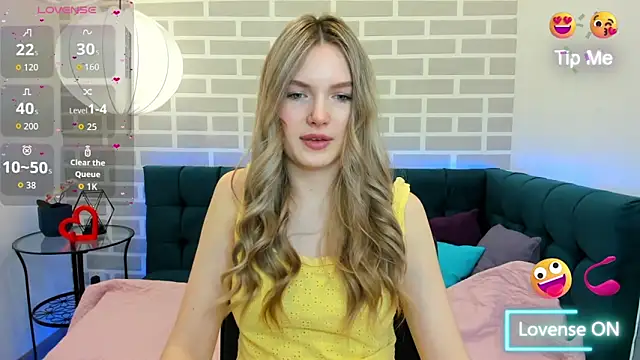 Snapshot of EvelineAmore chatting on April 2026 08:37:01 AM EvelineAmore online show from April 2026 08:37:01 AM