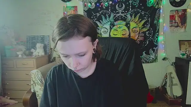 Snapshot of Lil_foxxx chatting on September 2025 09:09:01 AM Lil foxxx online show from September 2025 09:09:01 AM