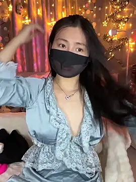 Snapshot of MI_KA22 chatting on December 2025 06:45:01 PM MI KA22 online show from December 2025 06:45:01 PM