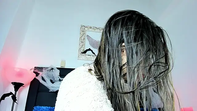 Lola Blondie online show from October 2025 12:24:02 PM