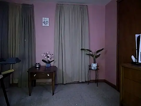 Snapshot of AlicePayne chatting on March 2025 03:57:02 AM AlicePayne online show from March 2025 03:57:02 AM