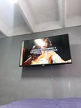 Snapshot of DaphneRosses chatting on September 2025 01:49:01 PM DaphneRosses online show from September 2025 01:49:01 PM