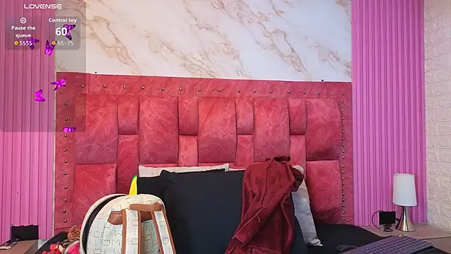 goldilockss15 online show from April 2026 11:00:01 AM