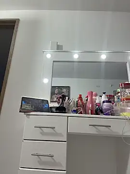 Snapshot of AlesiaCooper chatting on March 2026 12:37:02 AM AlesiaCooper online show from March 2026 12:37:02 AM