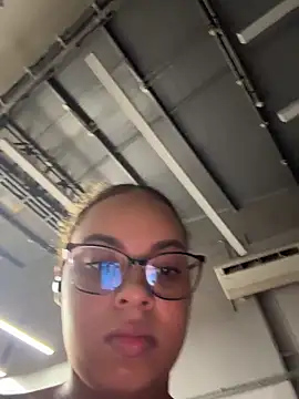 Snapshot of AlesiaCooper chatting on April 2026 03:11:01 AM AlesiaCooper online show from April 2026 03:11:01 AM