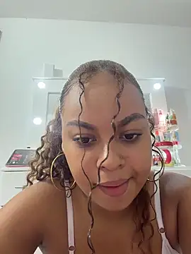 Snapshot of AlesiaCooper chatting on April 2026 04:23:02 AM AlesiaCooper online show from April 2026 04:23:02 AM