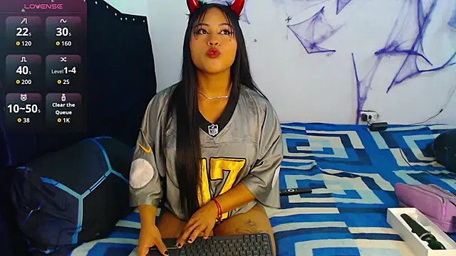 bella warzon online show from October 2025 01:06:01 AM