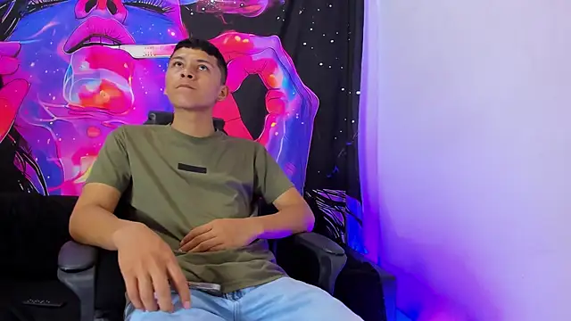 Snapshot of MAXXY_CUTE chatting on March 2025 10:49:01 PM MAXXY CUTE online show from March 2025 10:49:01 PM