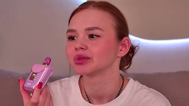 Snapshot of MiraBliss chatting on March 2026 02:04:02 AM MiraBliss online show from March 2026 02:04:02 AM