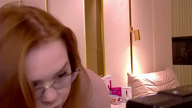 Snapshot of MiraBliss chatting on April 2026 05:21:02 PM MiraBliss online show from April 2026 05:21:02 PM