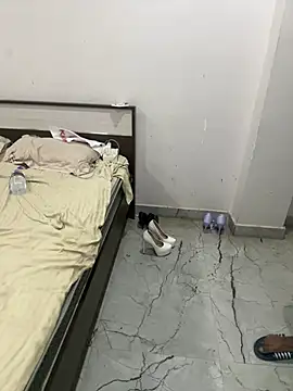 Hotswetie online show from March 2025 02:01:01 PM