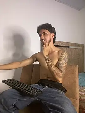 Snapshot of Zayn_kane chatting on June 2026 01:18:01 AM Zayn kane online show from June 2026 01:18:01 AM