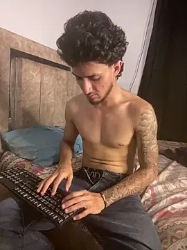 Snapshot of Zayn_kane chatting on June 2026 04:17:02 AM Zayn kane online show from June 2026 04:17:02 AM
