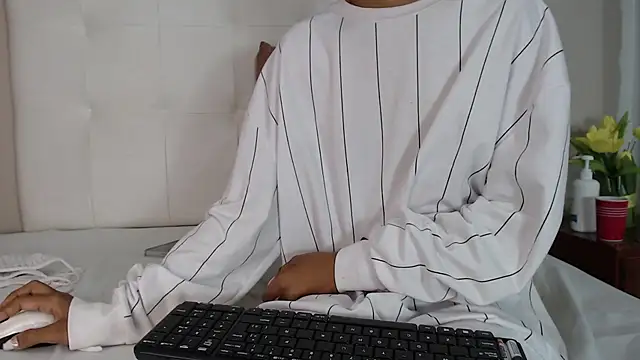 willow smitt online show from January 2026 12:07:01 PM