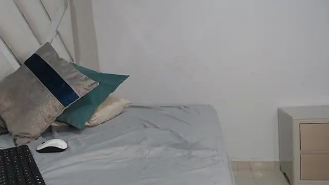 willow smitt online show from March 2026 01:22:02 PM