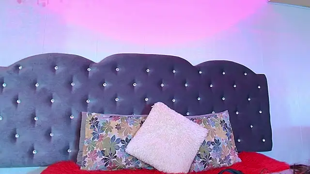 Snapshot of Lia_Valmont chatting on November 2025 12:48:02 PM Lia Valmont online show from November 2025 12:48:02 PM