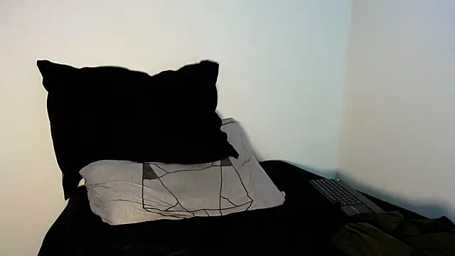 Snapshot of Nitsoyr chatting on October 2025 10:40:02 PM Nitsoyr online show from October 2025 10:40:02 PM