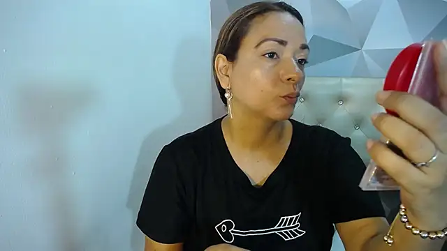 Milf-Prettyboobs online show from November 2025 11:10:01 AM