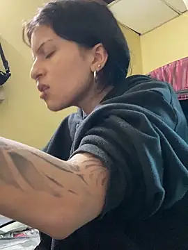 Snapshot of val_zx chatting on September 2025 06:43:02 PM val zx online show from September 2025 06:43:02 PM