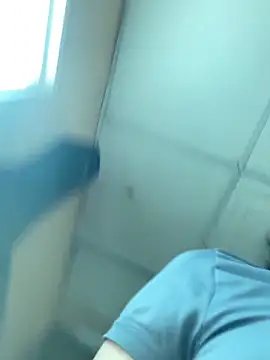 Snapshot of val_zx chatting on March 2026 05:32:01 PM val zx online show from March 2026 05:32:01 PM