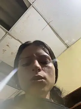 Snapshot of val_zx chatting on March 2026 01:42:01 AM val zx online show from March 2026 01:42:01 AM