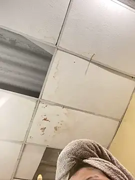 Snapshot of val_zx chatting on March 2026 02:21:02 PM val zx online show from March 2026 02:21:02 PM