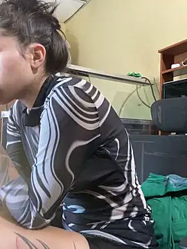 Snapshot of val_zx chatting on March 2026 03:51:01 PM val zx online show from March 2026 03:51:01 PM