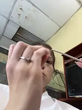 Snapshot of val_zx chatting on April 2026 07:44:01 PM val zx online show from April 2026 07:44:01 PM