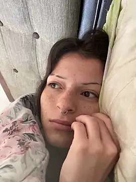 Snapshot of val_zx chatting on April 2026 12:24:01 PM val zx online show from April 2026 12:24:01 PM