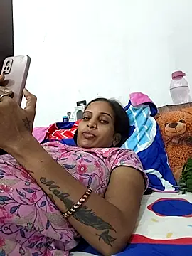 Hotty-Nidhi online show from October 2025 04:51:01 PM