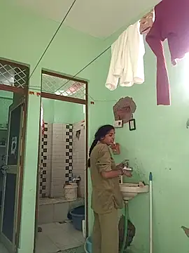 Hotty-Nidhi online show from December 2025 03:16:02 AM