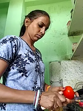 Hotty-Nidhi online show from June 2026 05:11:01 AM