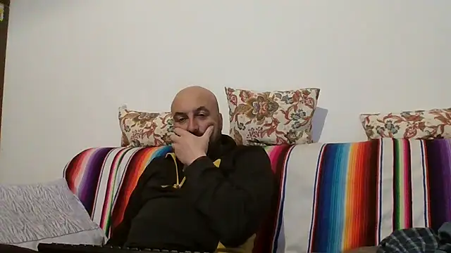 Snapshot of maxxxio12 chatting on March 2026 06:52:01 PM maxxxio12 online show from March 2026 06:52:01 PM