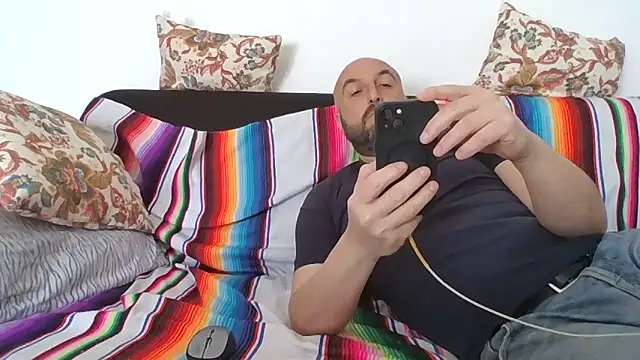 Snapshot of maxxxio12 chatting on April 2026 10:38:02 AM maxxxio12 online show from April 2026 10:38:02 AM