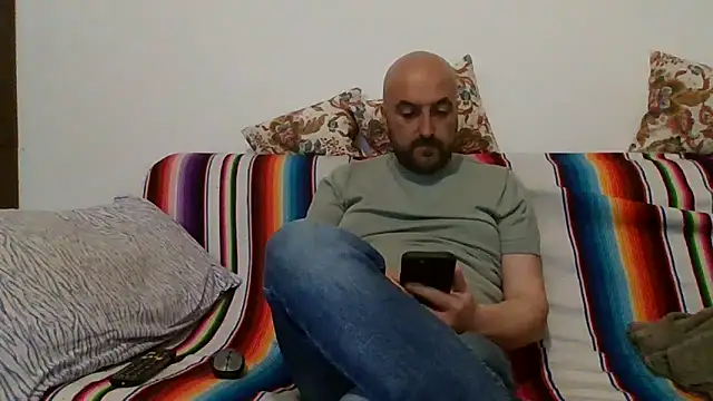 Snapshot of maxxxio12 chatting on April 2026 11:59:02 AM maxxxio12 online show from April 2026 11:59:02 AM