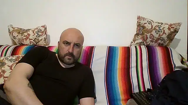 Snapshot of maxxxio12 chatting on April 2026 06:47:01 PM maxxxio12 online show from April 2026 06:47:01 PM