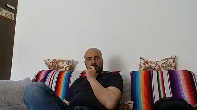 Snapshot of maxxxio12 chatting on April 2026 11:03:02 AM maxxxio12 online show from April 2026 11:03:02 AM