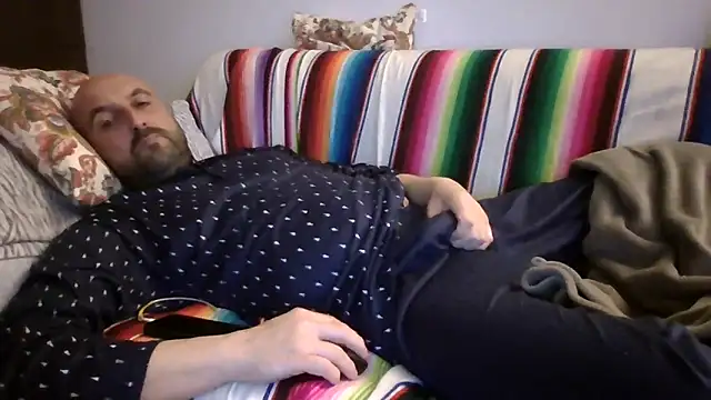 Snapshot of maxxxio12 chatting on April 2026 07:26:01 PM maxxxio12 online show from April 2026 07:26:01 PM