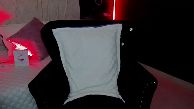 Lilith Thompson online show from March 2025 03:39:01 PM