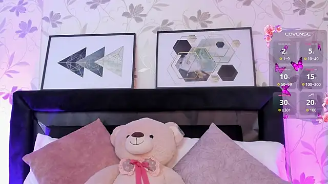 Lilith Thompson online show from September 2025 09:16:02 PM