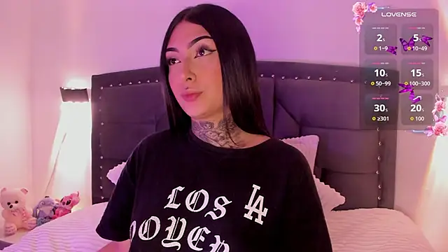 Lilith Thompson online show from October 2025 05:06:01 AM