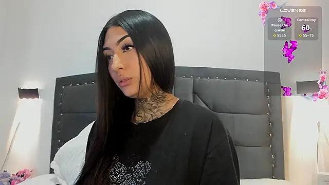 Lilith Thompson online show from October 2025 05:06:01 AM