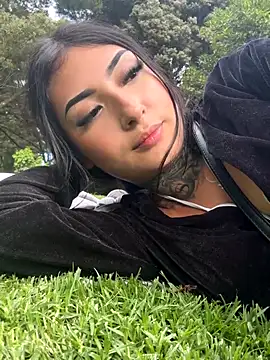 Lilith Thompson online show from November 2025 08:19:01 PM