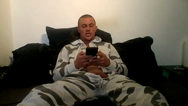 Snapshot of GermanAnonym@xh chatting on November 2025 02:23:01 AM GermanAnonymxh online show from November 2025 02:23:01 AM