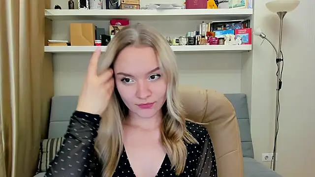 Snapshot of Kara_Smith_ chatting on December 2024 01:03:01 AM Kara Smith  online show from December 2024 01:03:01 AM