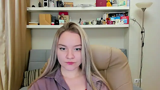 Snapshot of Kara_Smith_ chatting on December 2024 10:23:01 PM Kara Smith  online show from December 2024 10:23:01 PM