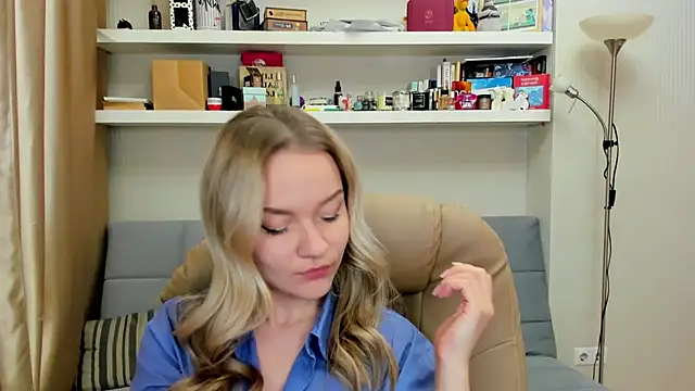 Snapshot of Kara_Smith_ chatting on December 2024 10:12:01 PM Kara Smith  online show from December 2024 10:12:01 PM