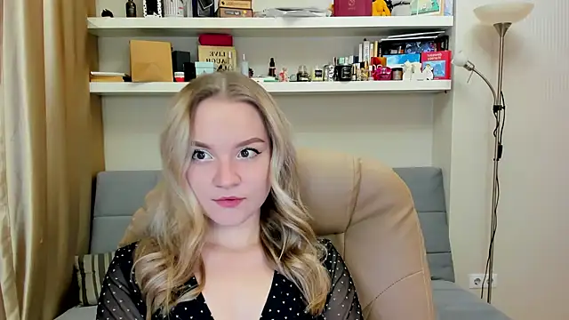 Snapshot of Kara_Smith_ chatting on December 2024 10:20:01 PM Kara Smith  online show from December 2024 10:20:01 PM