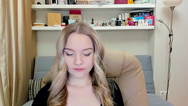 Snapshot of Kara_Smith_ chatting on January 2025 10:22:02 PM Kara Smith  online show from January 2025 10:22:02 PM